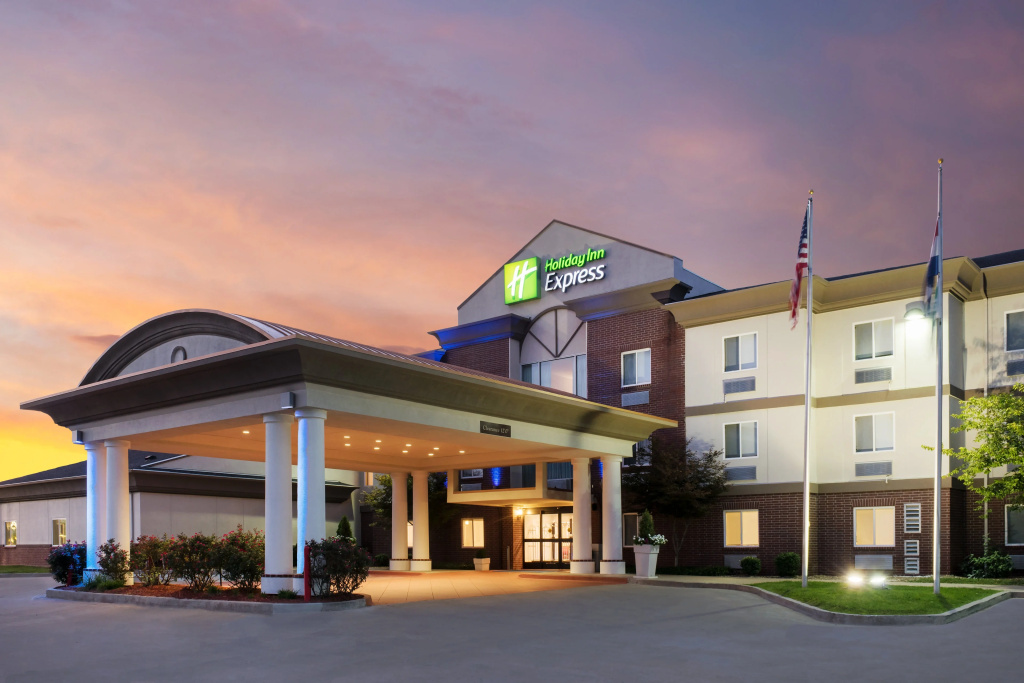 photo 1 of Holiday Inn Express Warrenton by IHG
