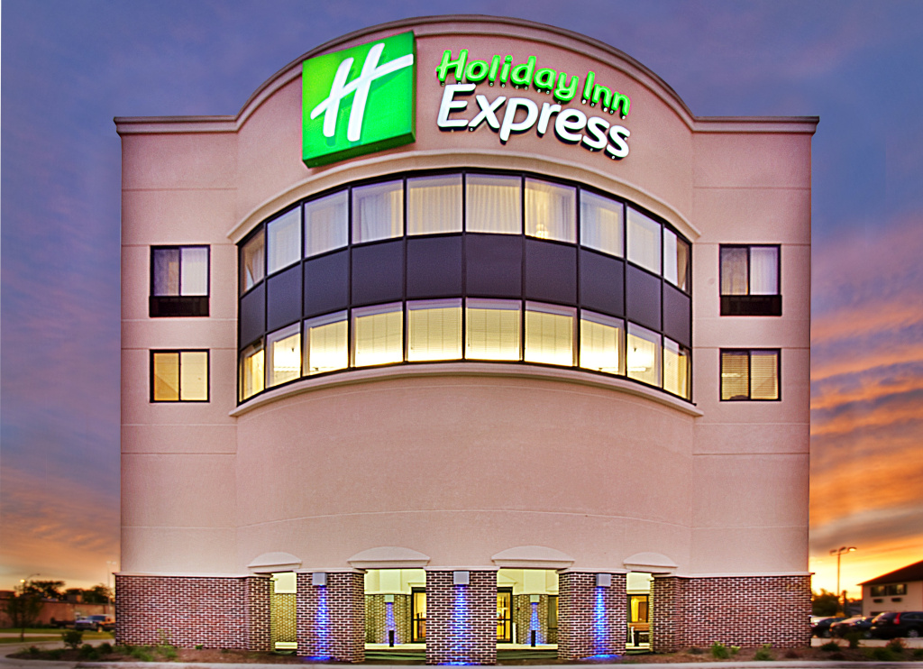 photo 1 of Holiday Inn Express Waterloo-Cedar Falls