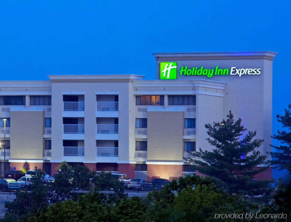 photo 1 of Holiday Inn Express West Cincinnati by IHG