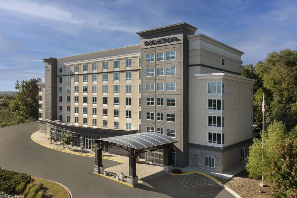 photo 1 of Doubletree by Hilton Chattanooga Hamilton Place