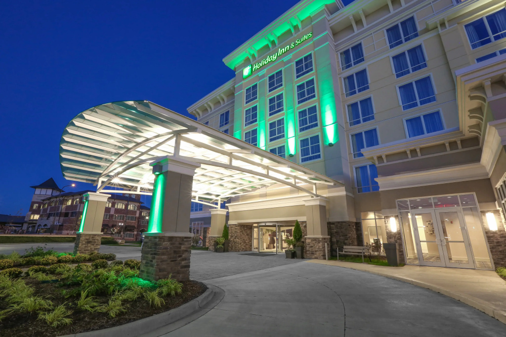photo 1 of Holiday Inn Hotel & Suites East Peoria by IHG