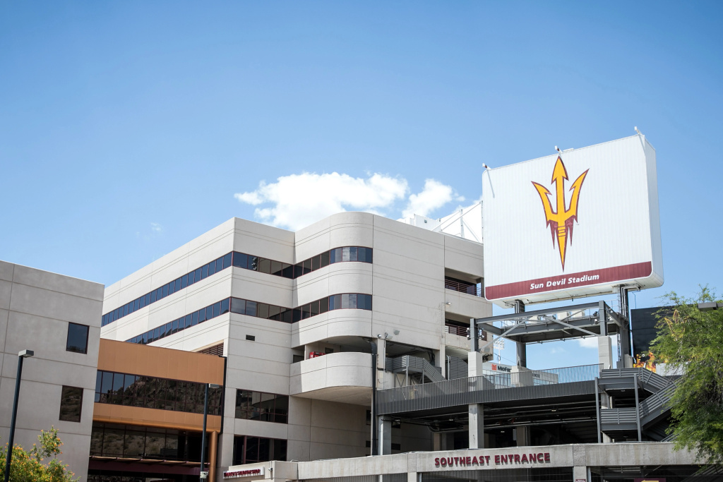 photo 1 of Holiday Inn Hotel & Suites PHOENIX AIRPORT by IHG