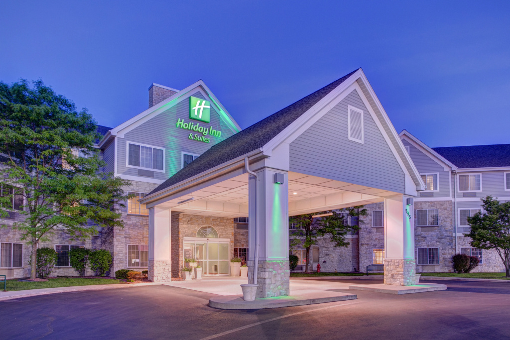 photo 1 of Holiday Inn Hotel & Suites-Milwaukee Airport by IHG