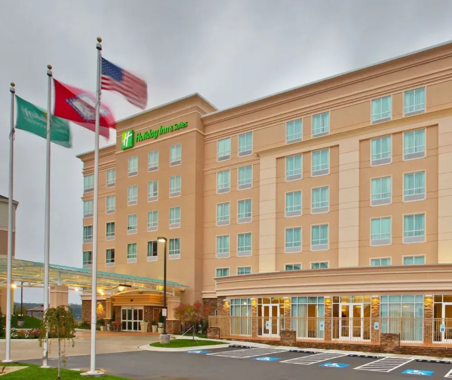 photo 1 of Holiday Inn Hotel and Suites Rogers Pinnacle Hills