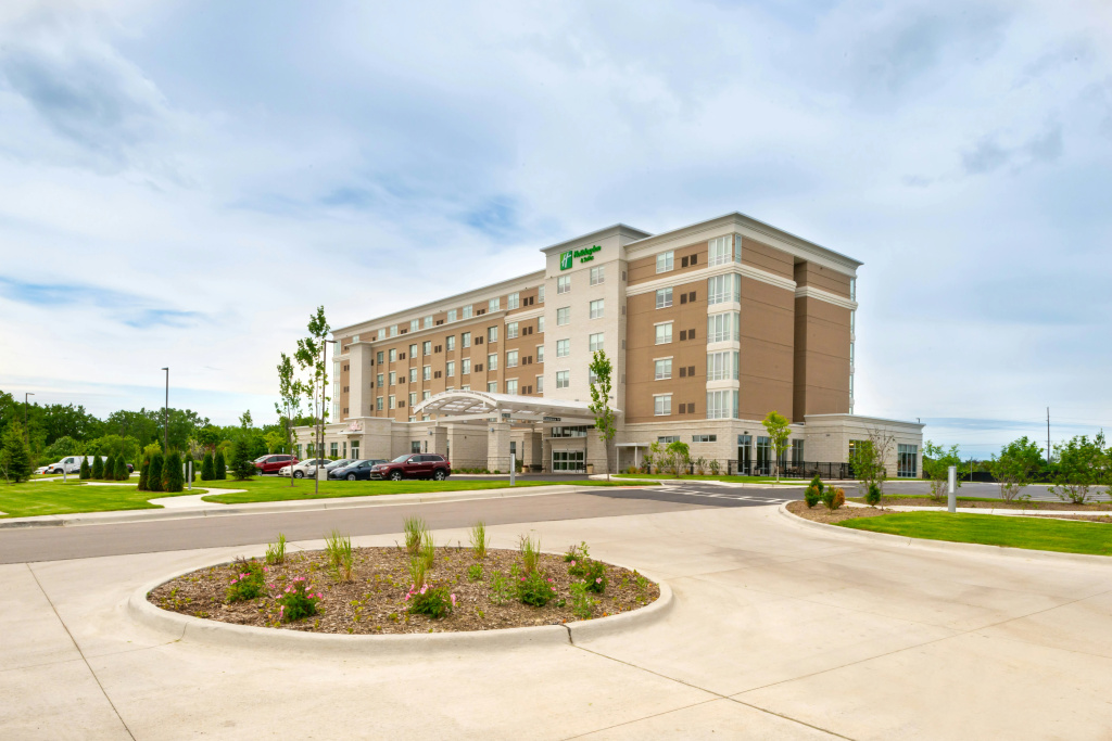 photo 1 of Holiday Inn & Suites Farmington Hills - Detroit NW by IHG
