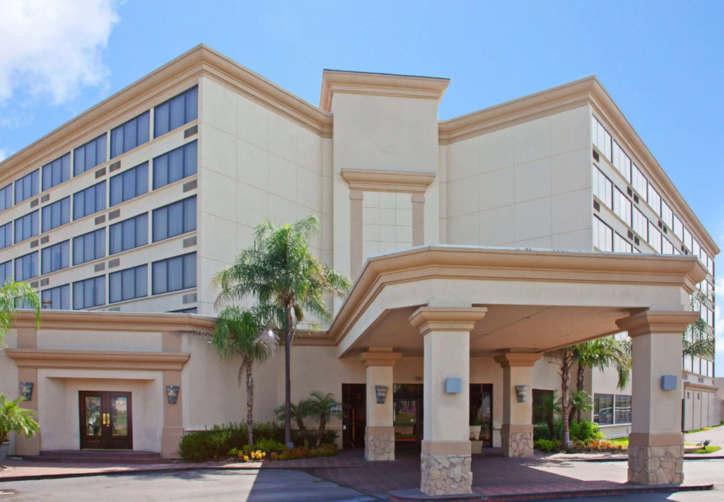 photo 1 of Wyndham Houston Hobby Airport