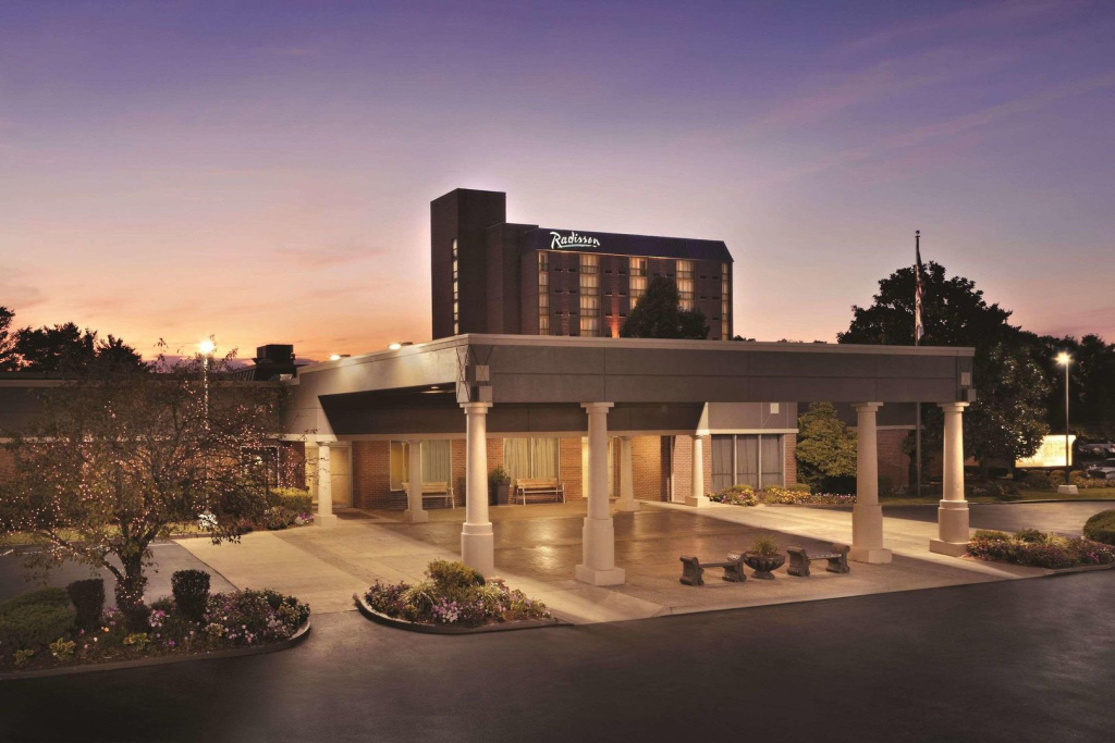 photo 1 of Radisson Hotel Louisville North