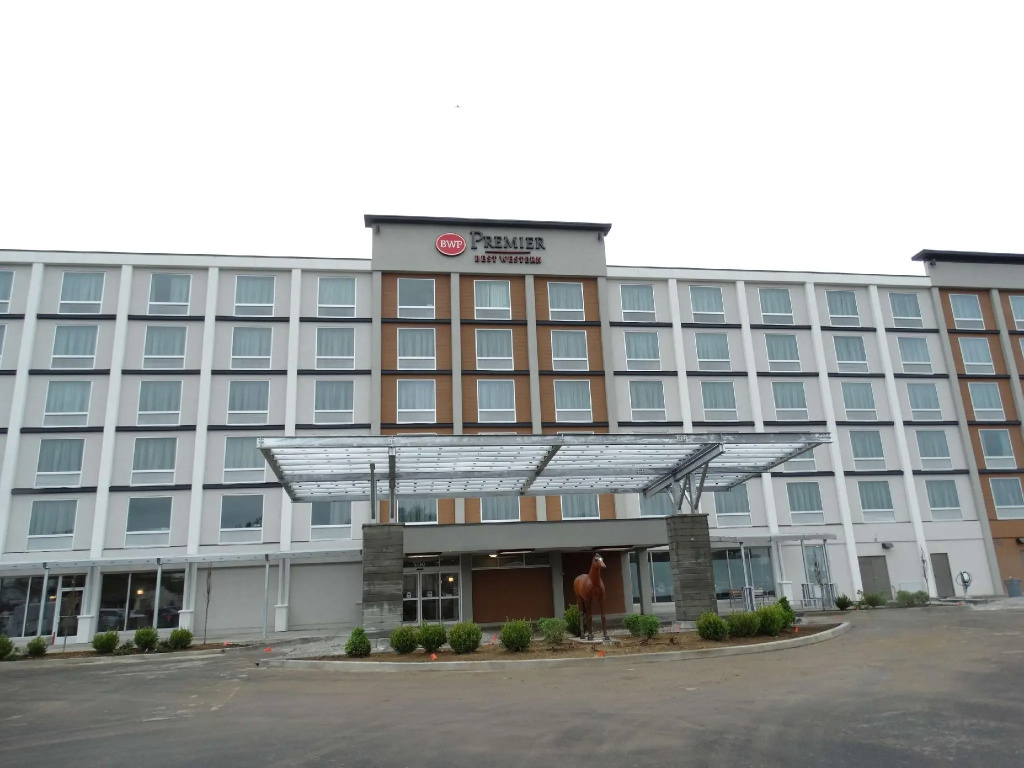 photo 1 of Cottonwood Airport & Expo Hotel Louisville