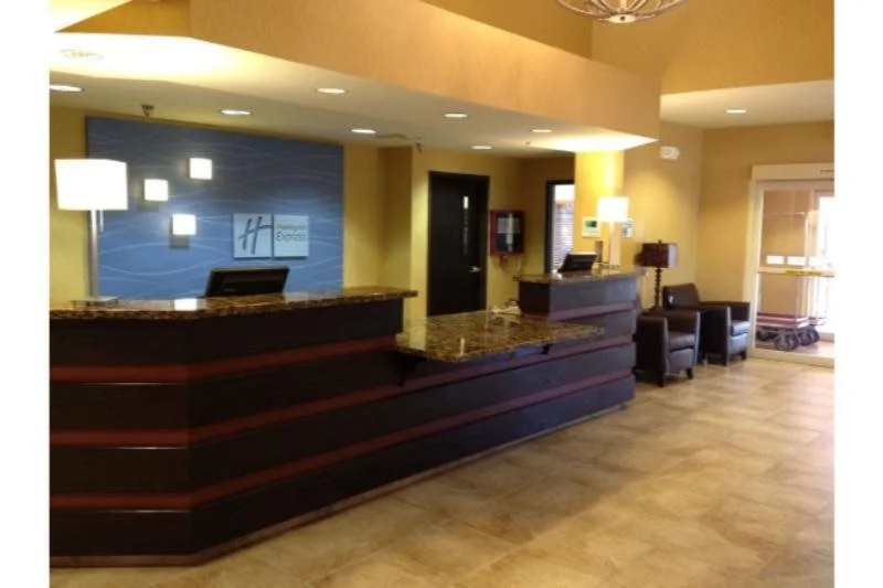 photo 1 of Holiday Inn Phoenix-tempe