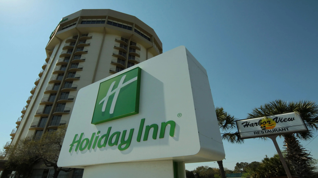 photo 1 of Holiday Inn Charleston Riverview by IHG