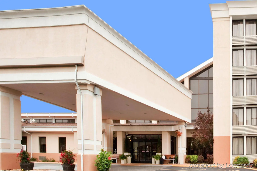 photo 1 of Holiday Inn Roanoke Airport – Conference CTR by IHG