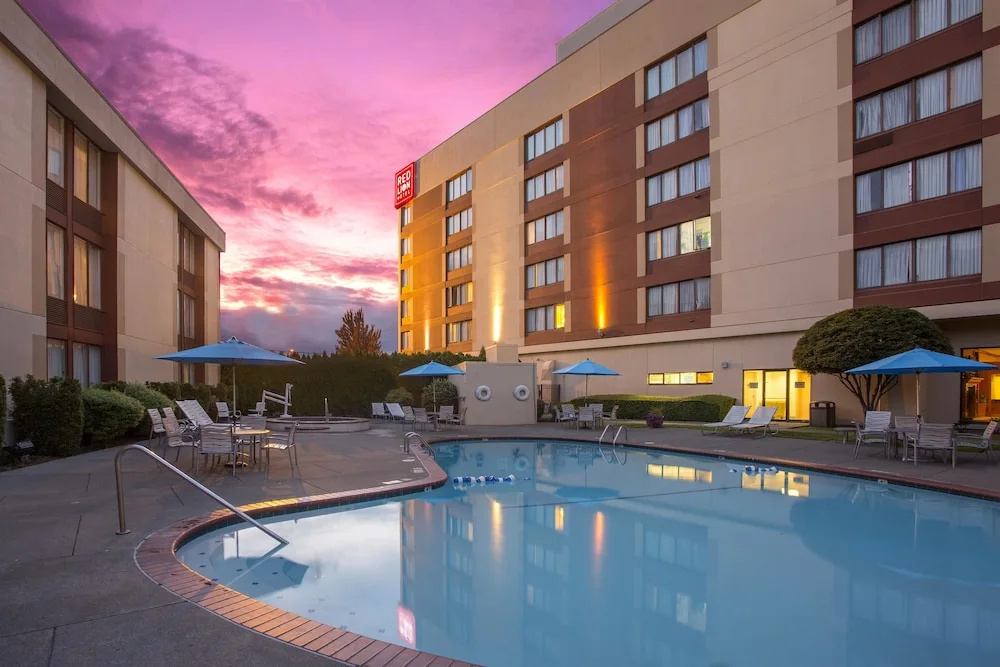 photo 1 of Holiday Inn Seattle-renton