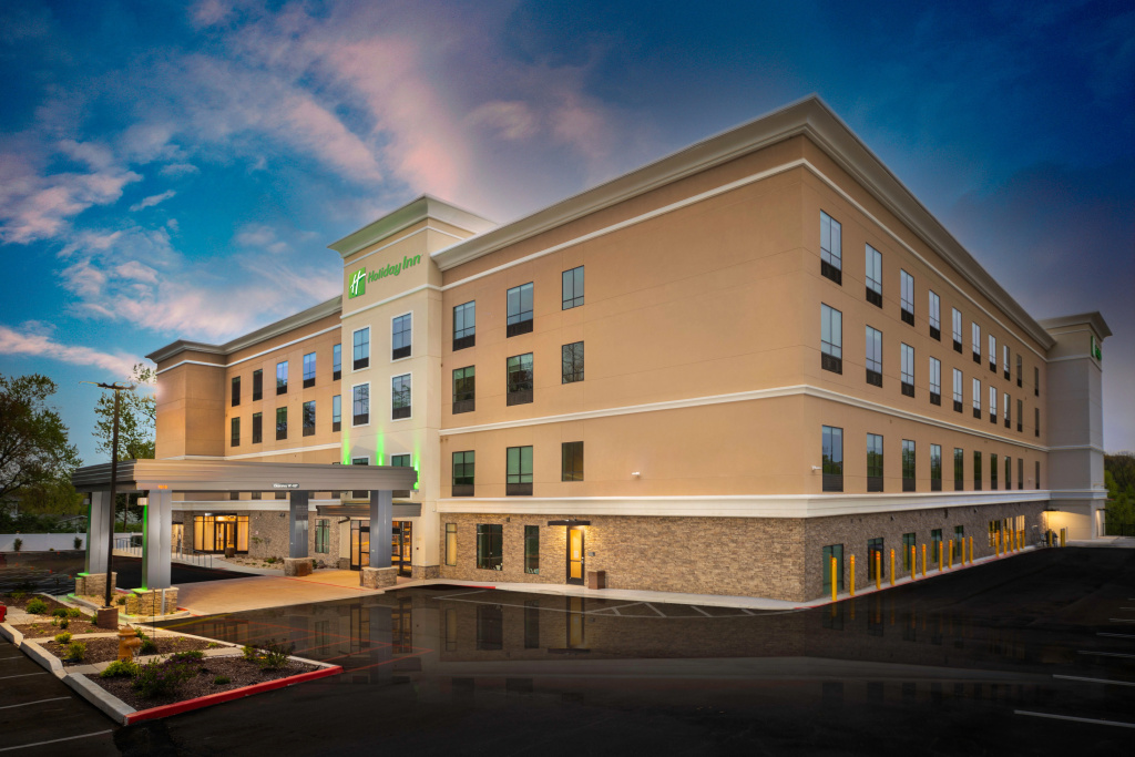 photo 1 of Holiday Inn St. Louis - Creve Coeur by IHG