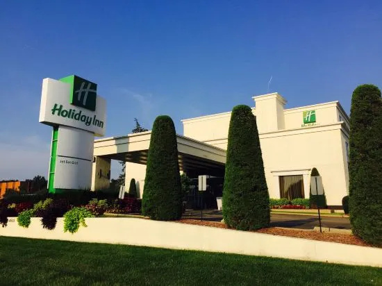 photo 1 of Holiday Inn St Louis Airport