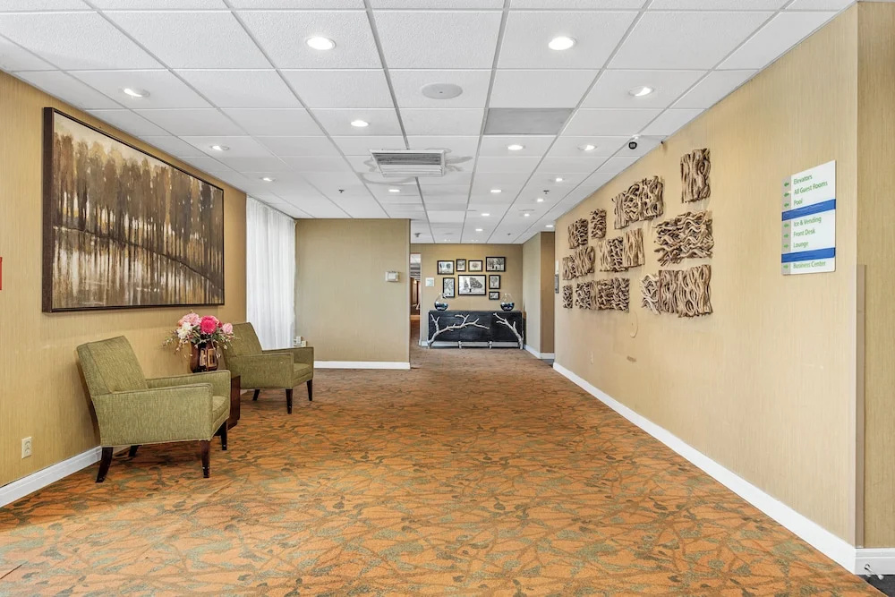 photo 1 of Holiday Inn St Louis-Forest Pk/Hampton Ave