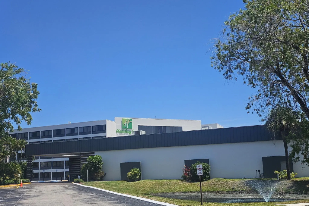 photo 1 of Holiday Inn St Petersburg N - Clearwater by IHG