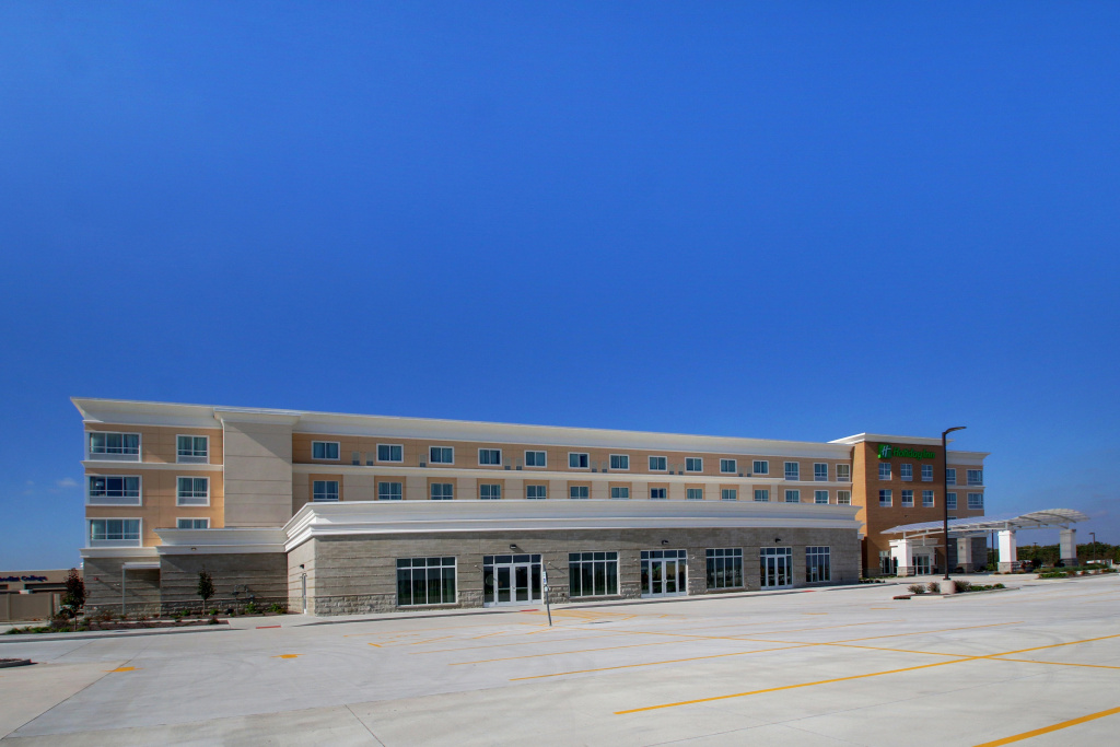photo 1 of Holiday Inn & Suites Peoria At Grand Prairie by IHG