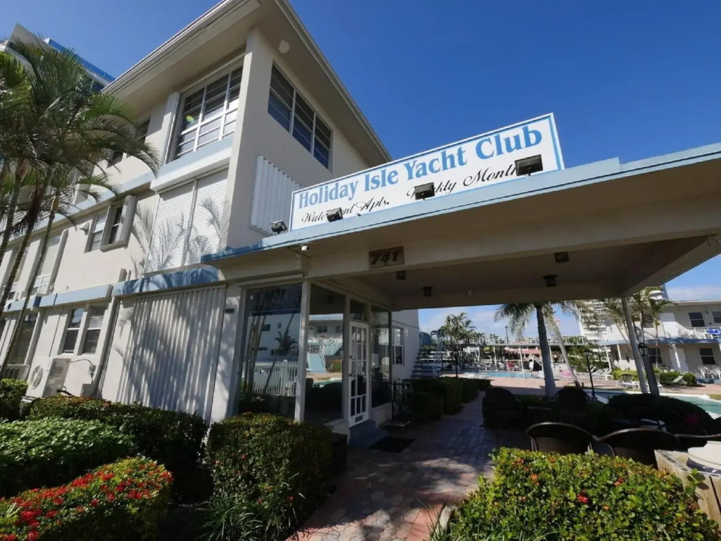 photo 1 of Holiday Isle Yacht Club