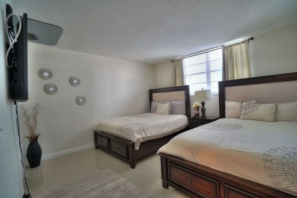 photo 1 of Hollywood Apartment by the Sea