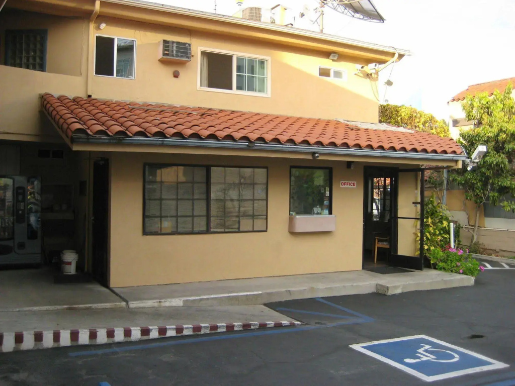 photo 1 of Hollywood La Brea Inn