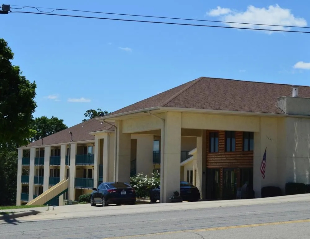 photo 1 of American Eagle Inn & Suites