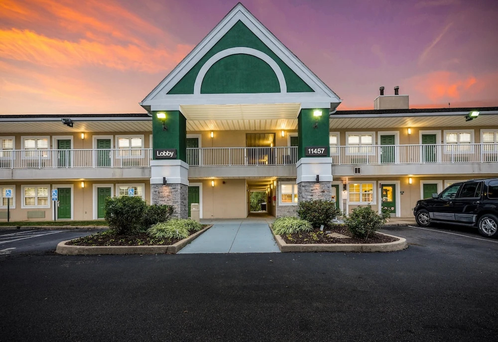 photo 1 of HomeTowne by Red Roof Studios Cincinnati - Sharonville