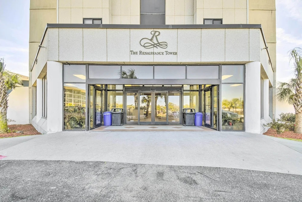 photo 1 of Homey Myrtle Beach Condo w/ Resort Amenities!