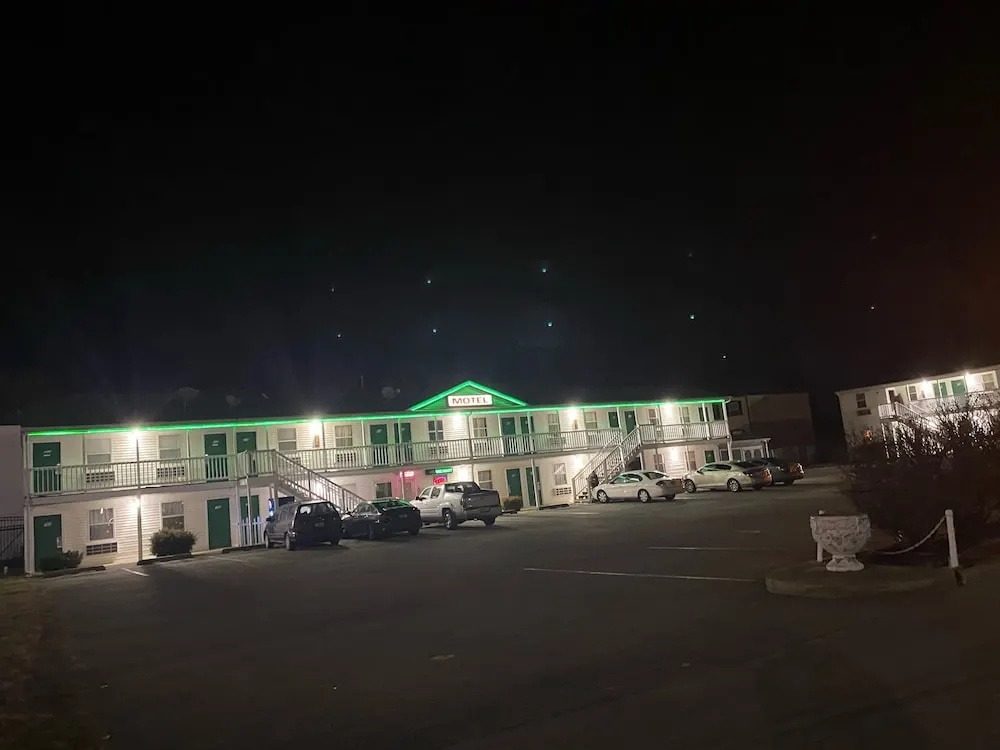 photo 1 of Hoosier Travel Lodge