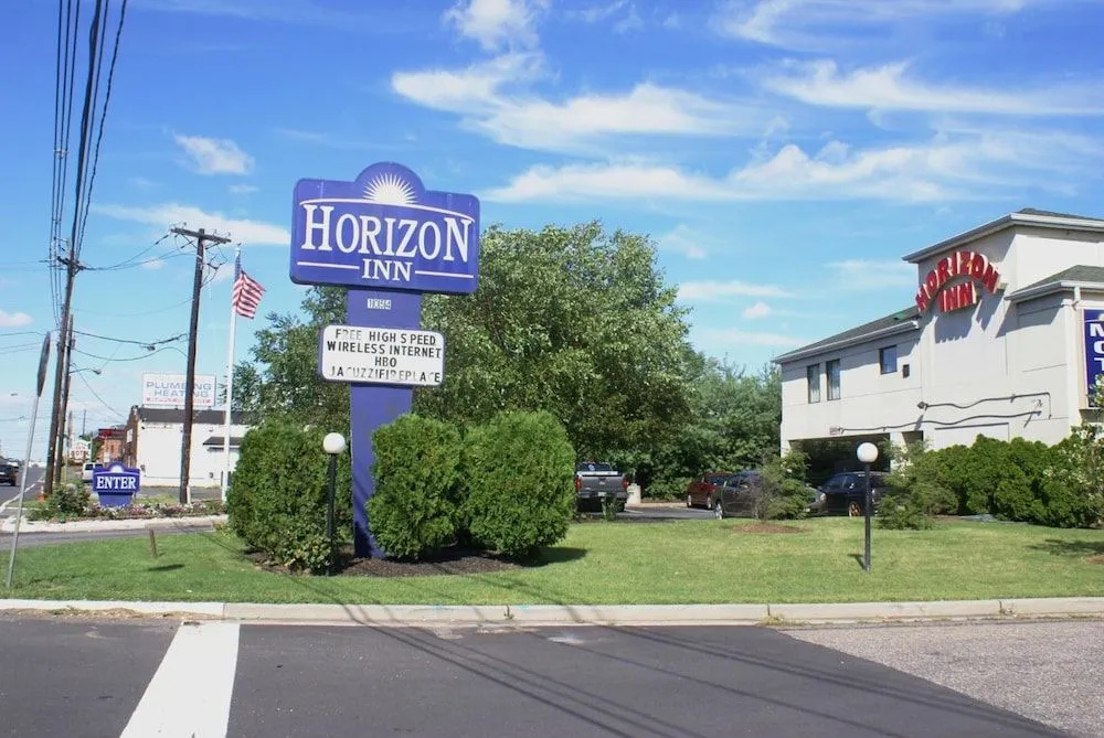 photo 1 of Horizon Inn