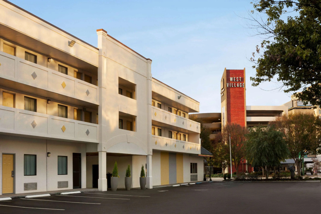 photo 1 of Hotel Bo, a Days Inn by Wyndham Chattanooga Downtown