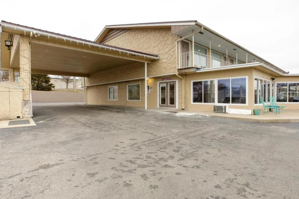 photo 1 of OYO Hotel Branson MO-165