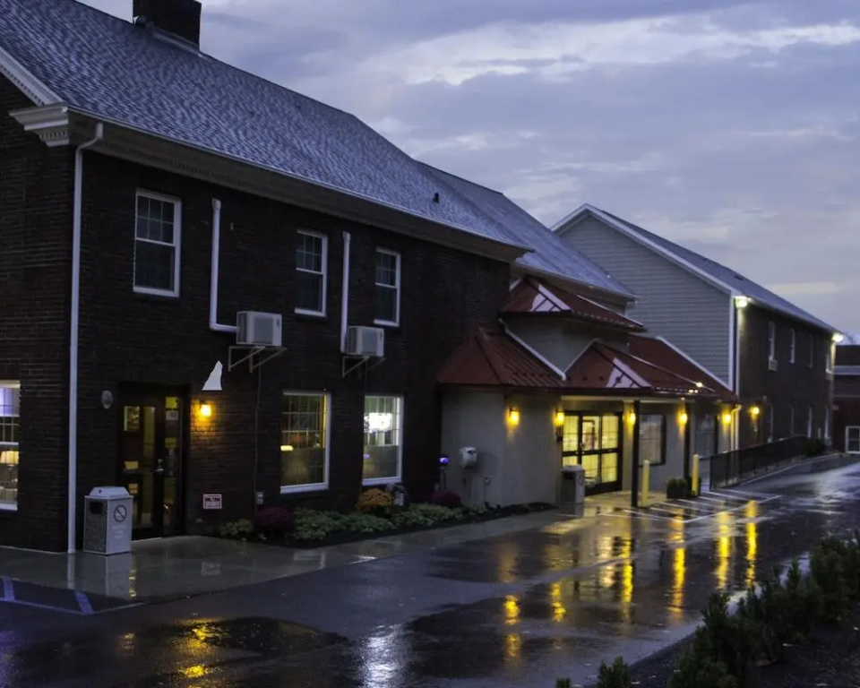 photo 1 of Hotel Dushore