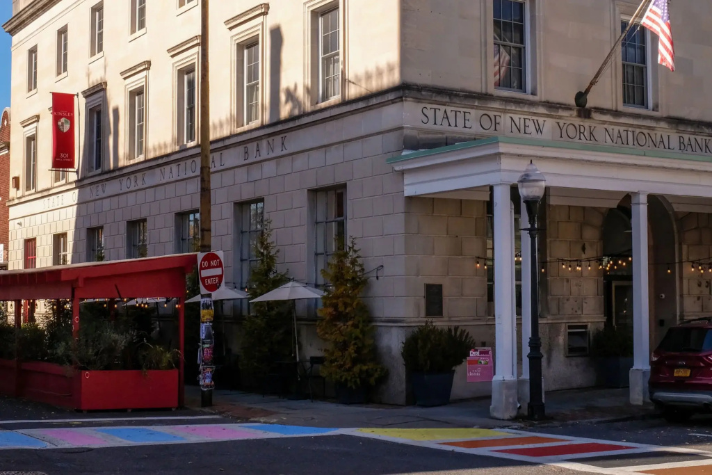 photo 1 of Hotel Kinsley