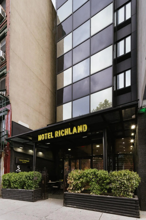 photo 1 of Hotel Richland LES