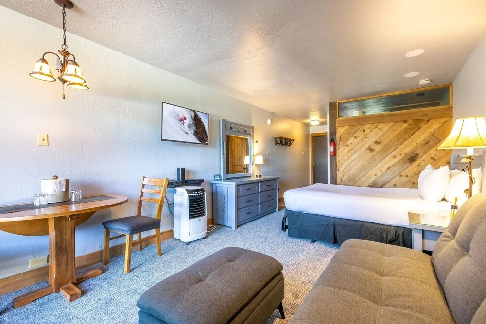 photo 1 of Hotel Style Room In The Timber Creek Lodge 1 Bedroom Condo by Redawning