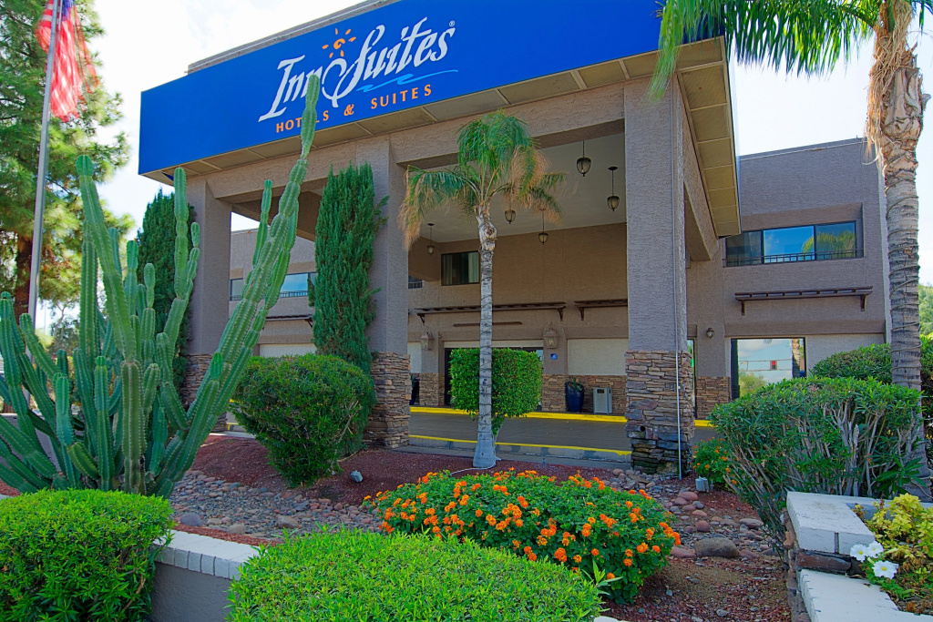 photo 1 of Hotel Tempe/Phoenix Airport InnSuites at the Mall