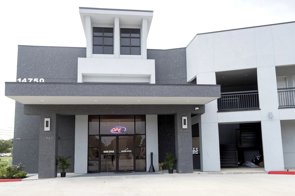 photo 1 of House Hotel