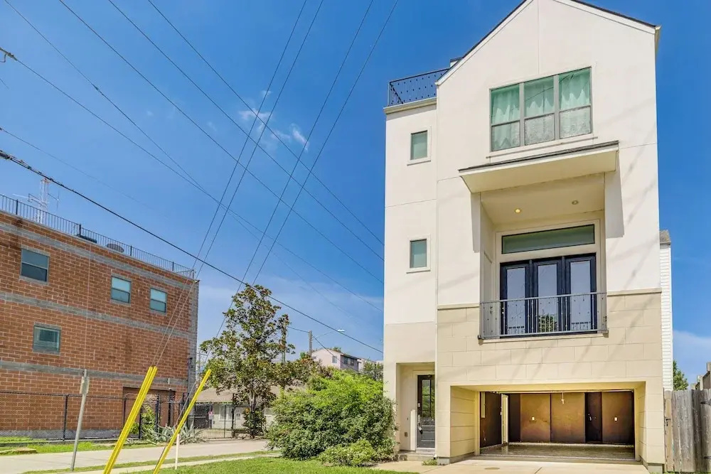 photo 1 of Houston Home w/ Rooftop Patio - 3 Mi to Downtown!
