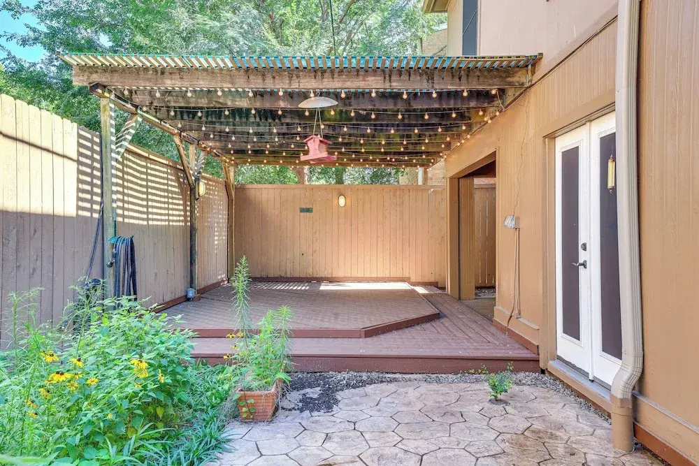 photo 1 of Houston Townhome w/ Patio ~ 11 Mi to Downtown!
