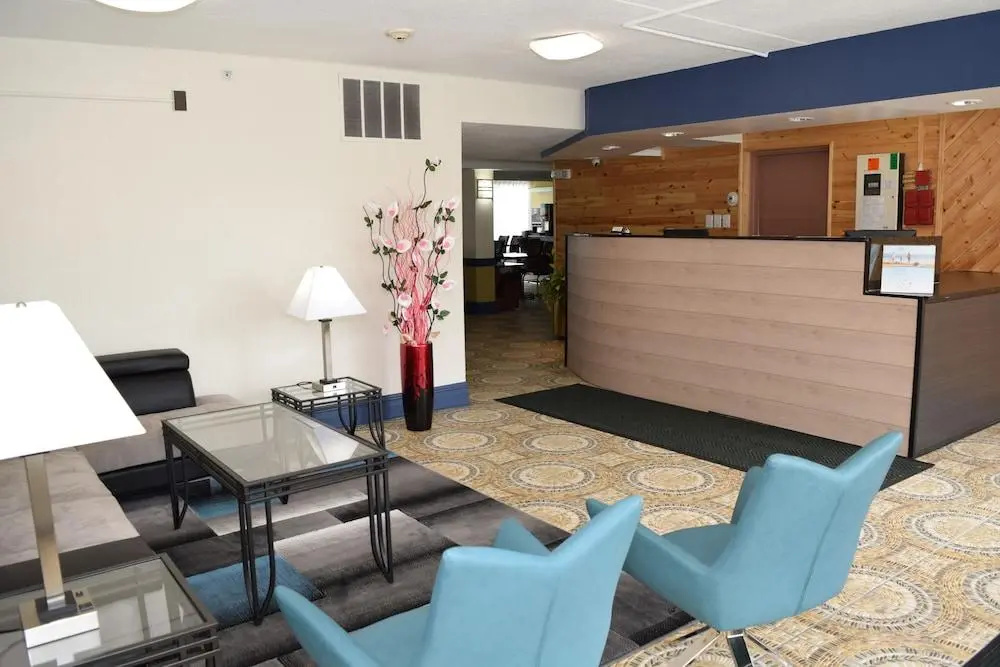 photo 1 of Howard Johnson Addison O'Hare Airport