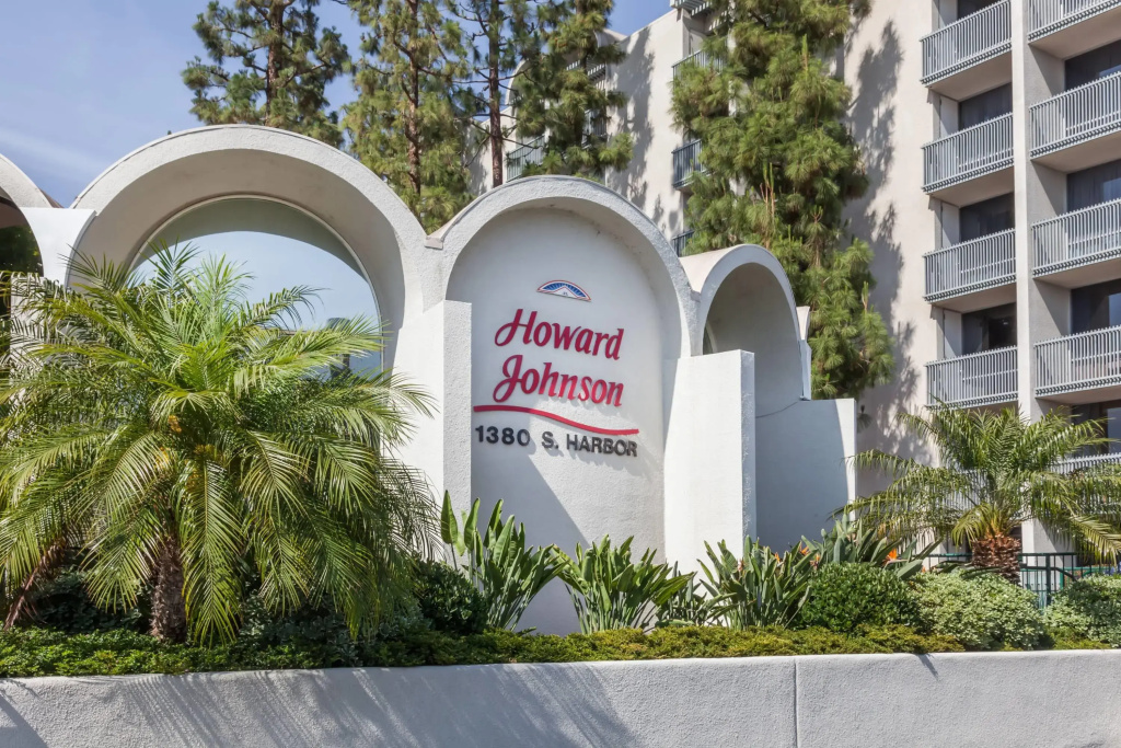 photo 1 of Howard Johnson by Wyndham Anaheim Hotel and Water Playground