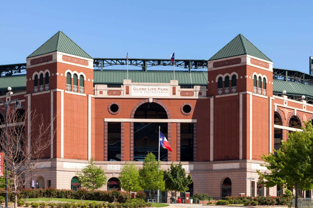 photo 1 of Howard Johnson by Wyndham Arlington Ballpark / Six Flags