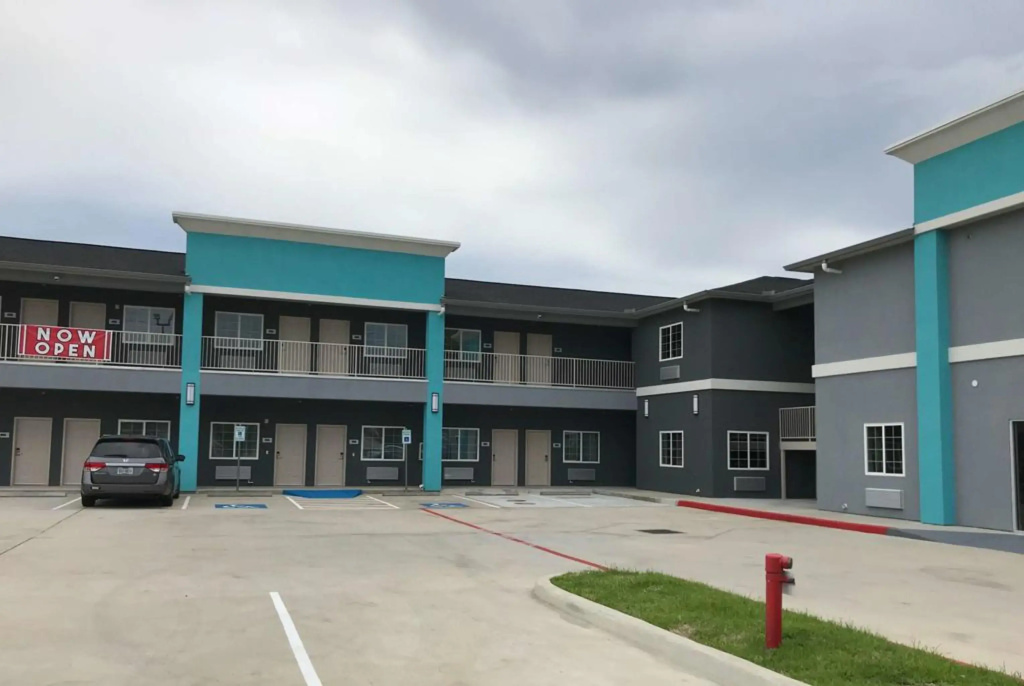 photo 1 of Americas Best Value Inn Houston Willowbrook