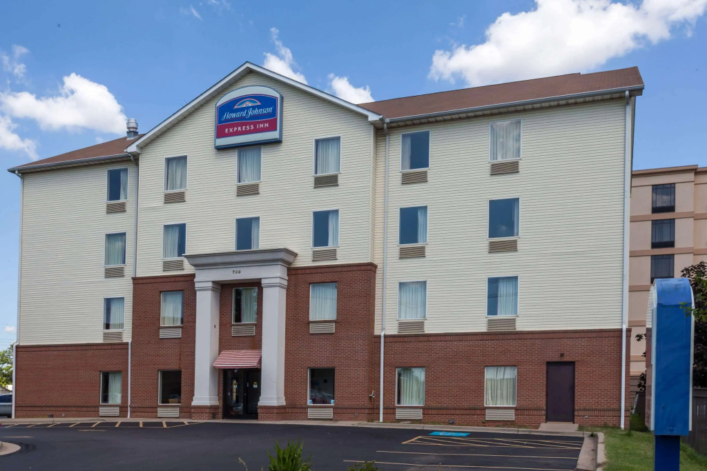 photo 1 of Howard Johnson by Wyndham Airport