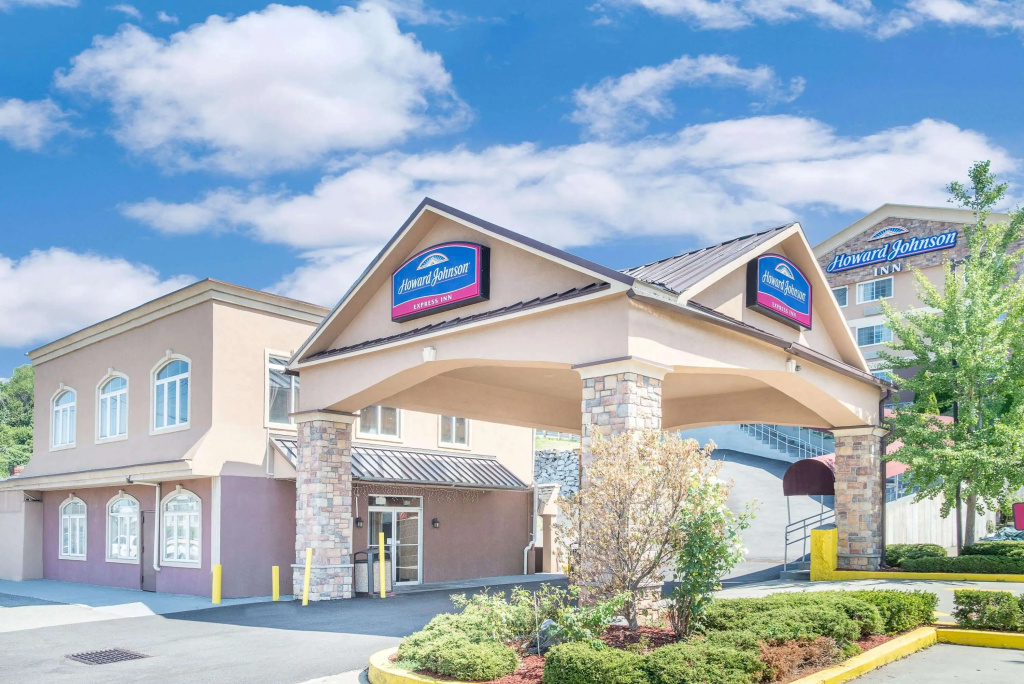 photo 1 of Howard Johnson by Wyndham North Bergen