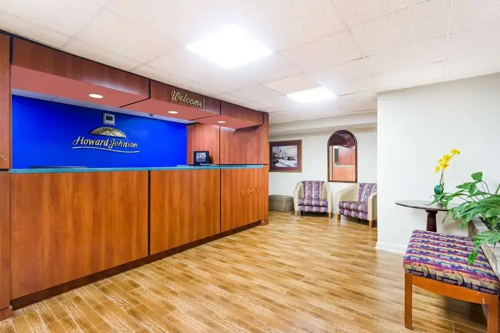 photo 1 of Howard Johnson Express Inn Savannah GA