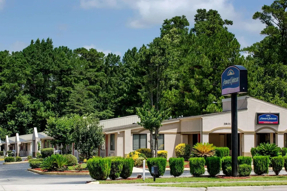 photo 1 of Howard Johnson Express Inn Wilmington
