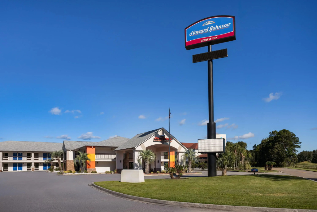photo 1 of Howard Johnson by Wyndham Savannah GA