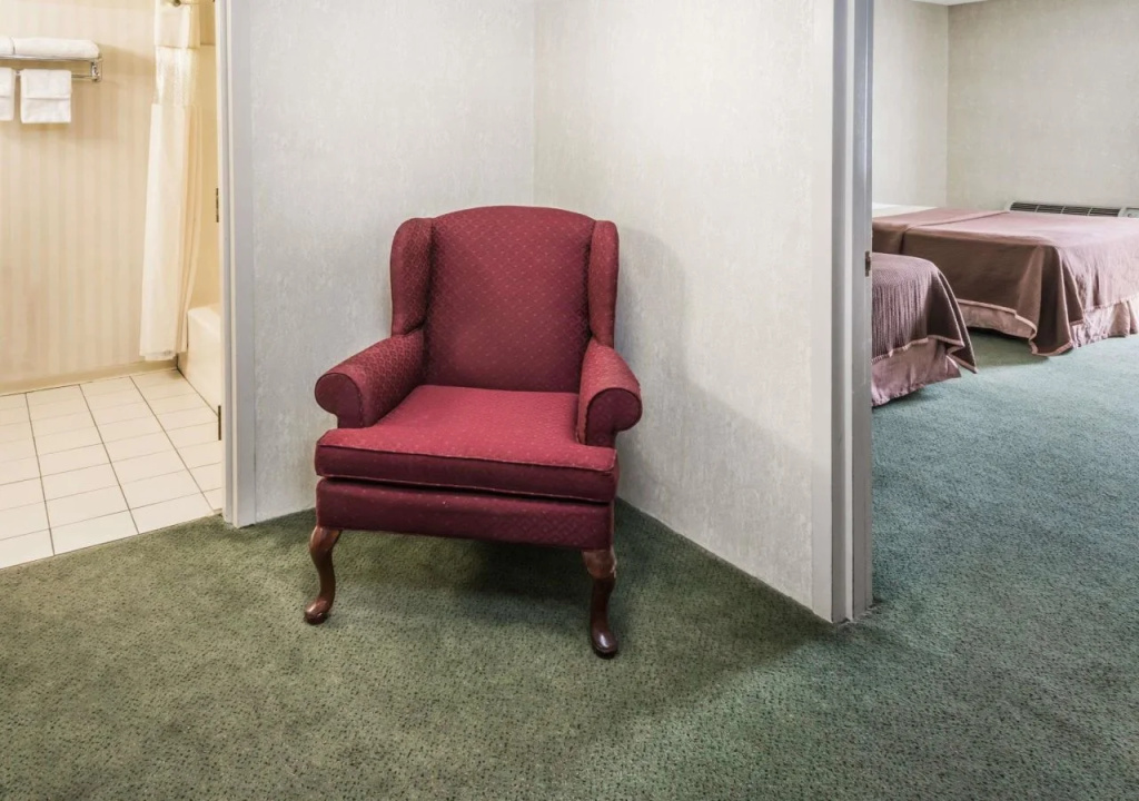 photo 1 of Howard Johnson Hotel by Wyndham Milford/New Haven