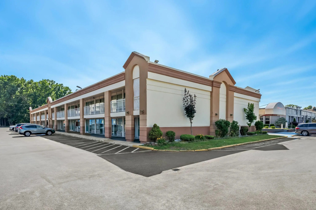 photo 1 of Howard Johnson by Wyndham Albany
